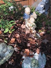 YARD DECORATION / YARD STATUES / GARDEN ACCENTS