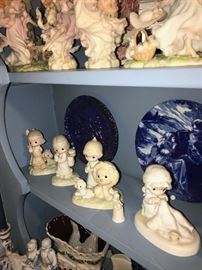 PRECIOUS MOMENTS FIGURINES