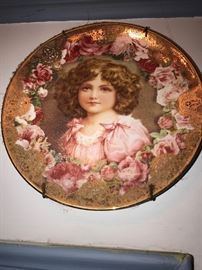 COLLECTIBLE / DECORATIVE PLATES