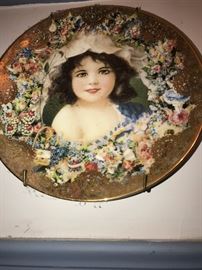 COLLECTIBLE / DECORATIVE PLATES