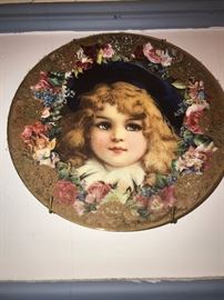 COLLECTIBLE / DECORATIVE PLATES