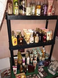 BATH AND BODY WORKS / VICTORIA SECRET LOTIONS, BODY WASHES AND BODY SPRAYS