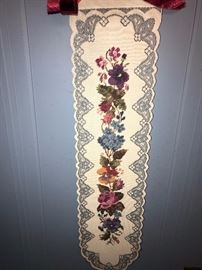 VINTAGE HAND-MADE NEEDLE-POINTE HANGING