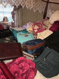 LARGE VARIETY OF WOMENS HANDBAGS AND TOTES