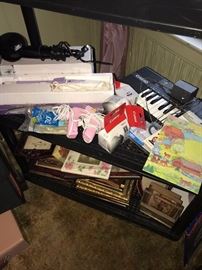 TONS OF PICTURE FRAMES