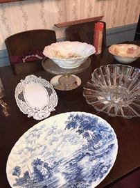 PLATTERS AND SERVING BOWLS