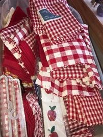 BRAND NEW KITCHEN TOWELS