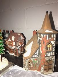 CHRISTMAS VILLAGE HOUSES