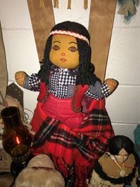 NATIVE AMERICAN DOLLS