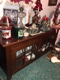 WOODEN TV CABINET / TV STAND