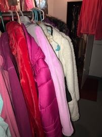 WOMENS COATS SIZES-MEDIUM TO LARGEE