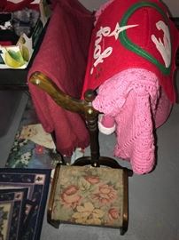 QUILT RACK WITH BLANKETS