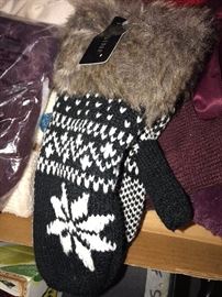 LARGE VARIETY OF WOMENS HATS, SCARVES, GLOVES