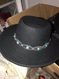 LARGE VARIETY OF WOMENS HATS, SCARVES, GLOVES