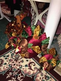 FALL / AUTUMN DECORATIONS