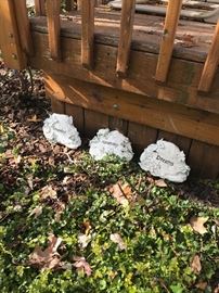 YARD DECORATION / YARD STATUES / GARDEN ACCENTS