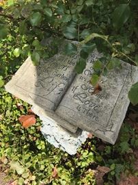 YARD DECORATION / YARD STATUES / GARDEN ACCENTS