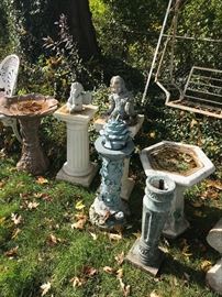 YARD DECORATION / YARD STATUES / GARDEN ACCENTS