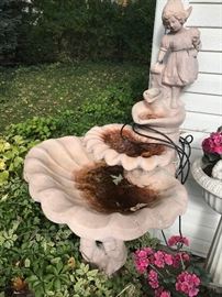 YARD DECORATION / YARD STATUES / GARDEN ACCENTS
