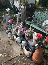 YARD DECORATION / YARD STATUES / GARDEN ACCENTS