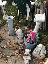 YARD DECORATION / YARD STATUES / GARDEN ACCENTS