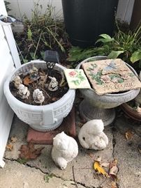 YARD DECORATION / YARD STATUES / GARDEN ACCENTS