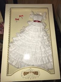 FRANKLIN MINT GONE WITH THE WIND DOLL COLLECTION AND CLOTHING/DRESSES/OUTFITS