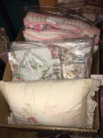 BRAND NEW DECORATIVE PILLOWS