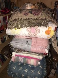 BLANKETS , QUILTS AND COMFORTERS