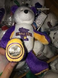 TONS OF BEANIE BABIES AND COLLECTIBLE BEARS