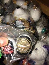 TONS OF BEANIE BABIES AND COLLECTIBLE BEARS