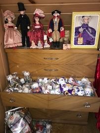 COLLECTIBLE DOLLS AND TOYS