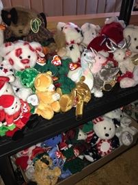TONS OF BEANIE BABIES AND COLLECTIBLE BEARS