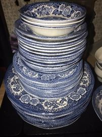 LOCHS OF SCOTLAND BLUE BY ROYAL WARWICK HAND-ENGRAVED DINNERWARE SET