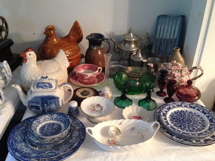 Liberty Blue, Rooster, Hen, Pewter, Blue / White Plates