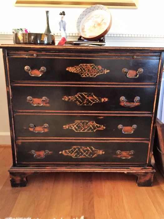 Black distressed painted bachelor chest
LOT 19