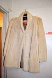 White mink waist length ladies fur coat 34"L, labeled Alan Furs, Richmond, VA.  Not sized but looks to be size 10-12 Ladies
LOT 415