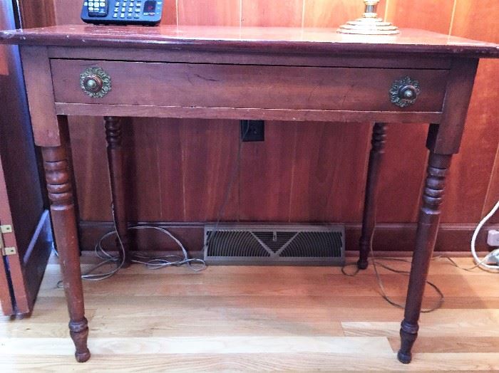 One drawer maple Sheraton stand with dovetailed construction and turned legs; 36”w x 29”h x 20”d
LOT 65