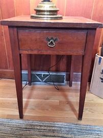 Hepplewhite one-drawer stand with tapered legs, measures 18.5”sq x 25”h
LOT 58