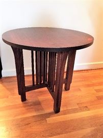 Oak Mission style occasional table
LOT 112
