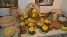 Shawnee pottery "corn king" pattern, sponge ware bowls