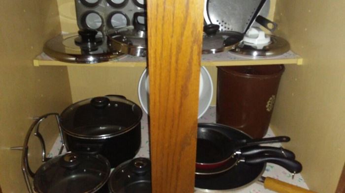 cookware (pots, pans, skillets)