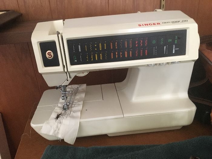 Singer 2010 Sewing Machine