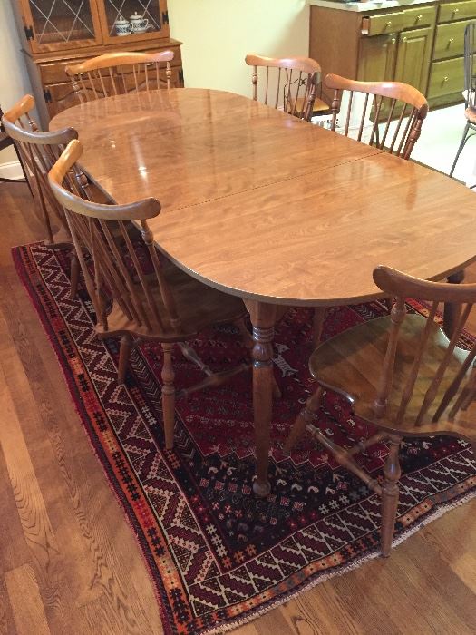 Ethan Allen American Traditional Nutmeg Maple Spoon Foot Dining Table w/6 Windsor Chairs