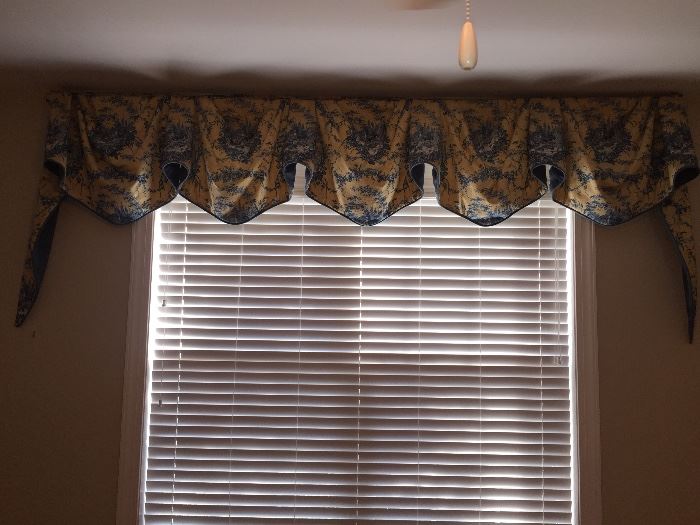 Toile Yellow & Blue Hand Made Valance