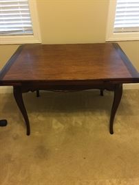 Vintage Kitchen Table w/Side Pull Out Leafs