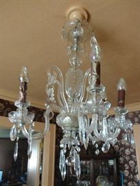 Beautiful chandelier ready for your dining room, music room or wherever you wish to place it.  Ask at the cash desk about removal.