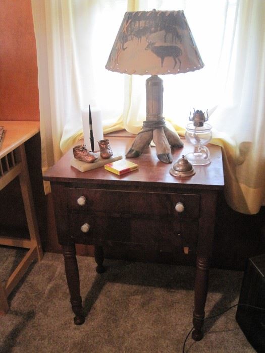 two drawer stand & deer hooves table lamp