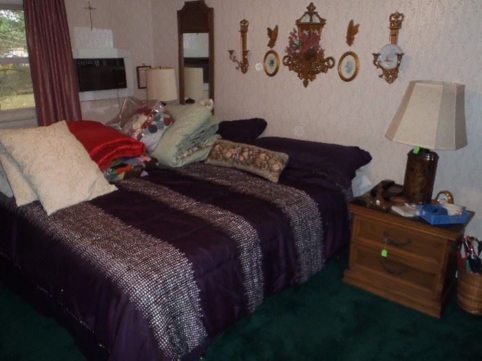 KING SIZE BED W/ GOOD MATTRESS AND BOX SPRINGS NIGHTSTAND, COMFORTERS, LAMPS, LINNENS,MIRRORS