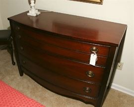 MAHOGANY 3 DRAWER CHEST